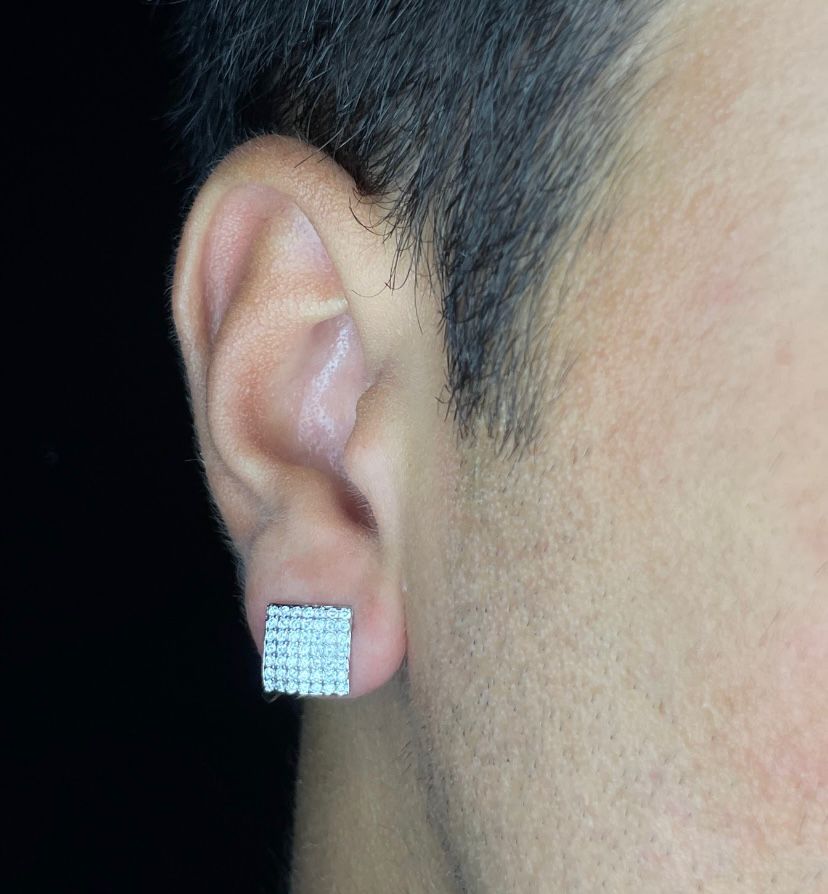 Brinco Xadrez Quadrado Cravejado