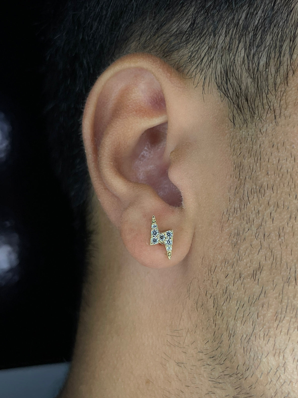 Brinco Raio Cravejado Dourado